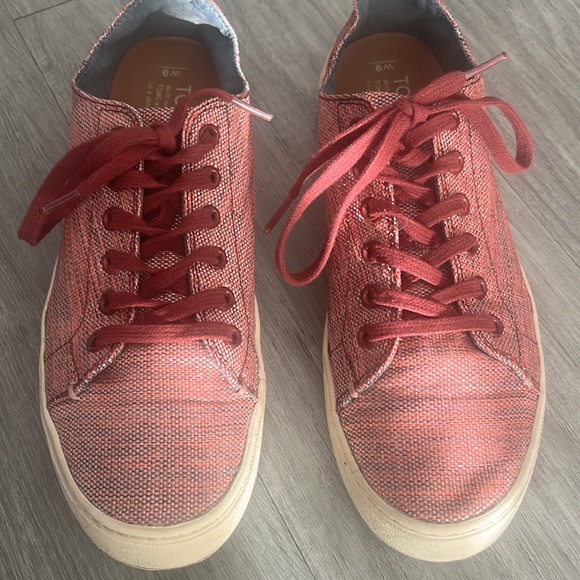 Toms Sneakers - Picture 1 of 9